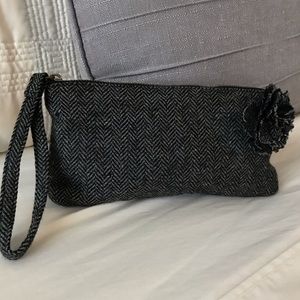Wristlet. Wool blend houndstooth.